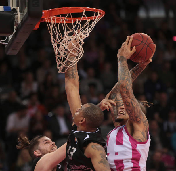 用实际行动 用实际行动